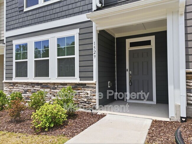 Building Photo - 1529 Foal Run Trl