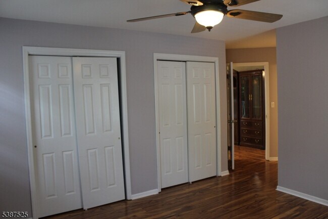 Building Photo - 75 Quartz Ln