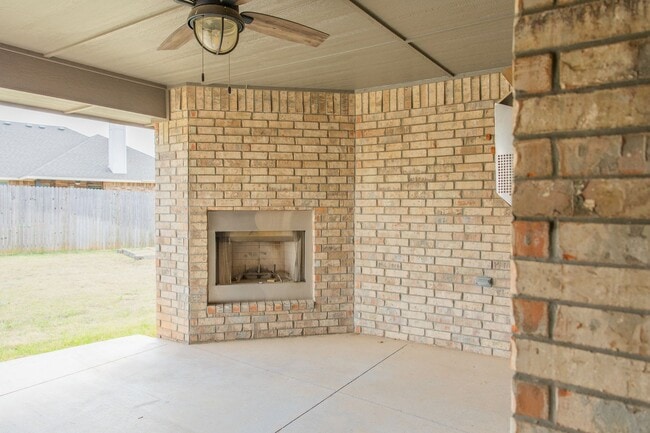 Building Photo - 3320 NW 187th Terrace