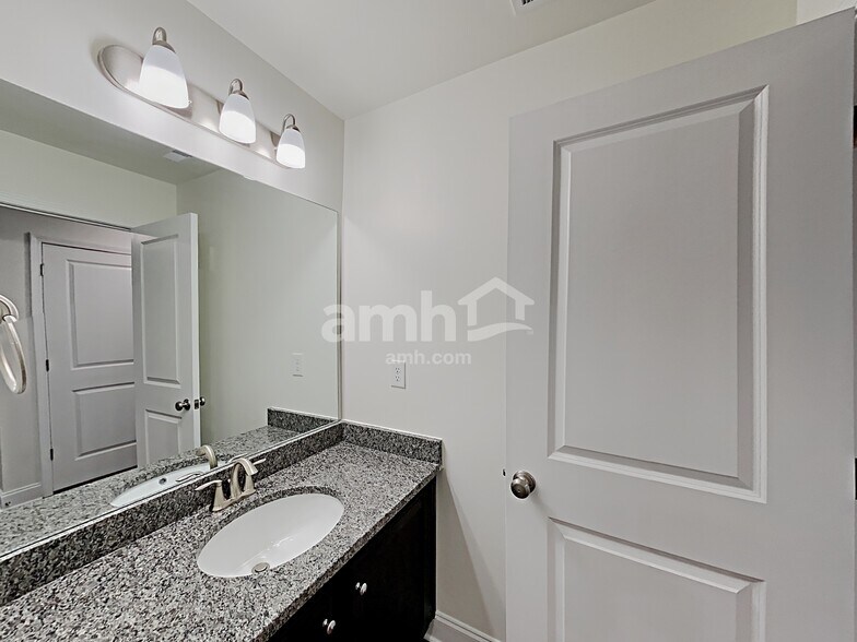 Building Photo - 688 Woodall Rd