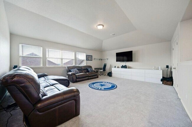 Building Photo - IMPRESSIVE 4 BD/3 BA HOME FOR RENT IN CYPR...