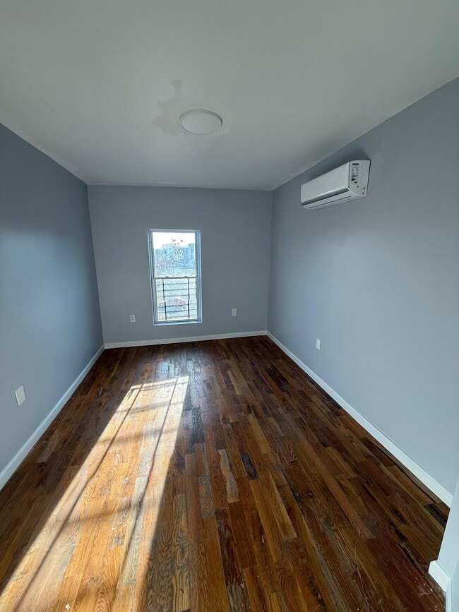 Building Photo - 666-672 S Broad Street