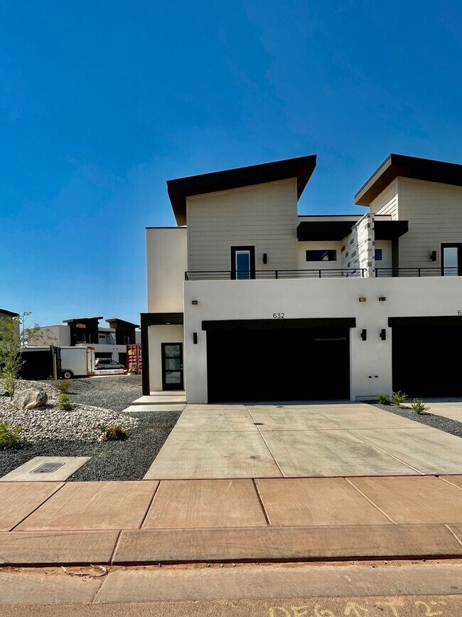 Building Photo - 632 Elmbrook Dr
