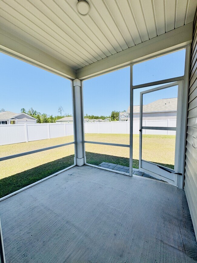 Building Photo - 1805 Castlebay Dr