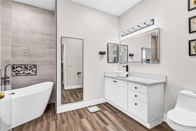 Building Photo - 7602 NW 99th Terrace