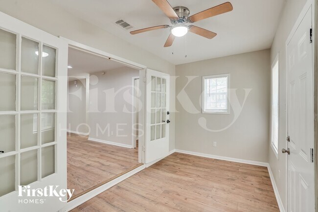 Building Photo - 11923 S Red Cedar Cir