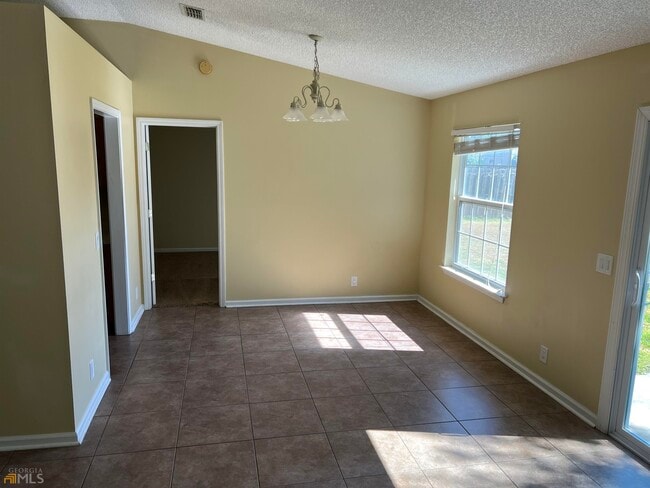 Building Photo - 602 Wild Grape Dr