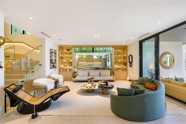 Building Photo - 707 NE 77th St