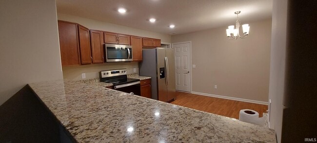Building Photo - 13575 Crescent Ridge Dr