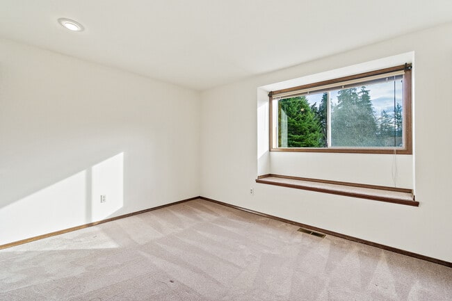 Building Photo - 4521 186th Ave SE