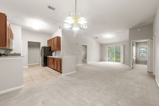 Building Photo - Lakefront Townhome