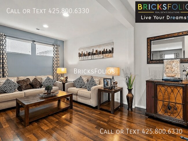 Building Photo - Modern Comfort Awaits You in This Puyallup...
