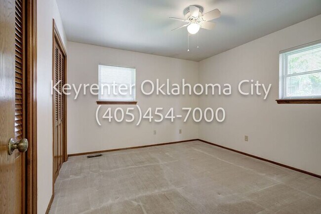 Building Photo - 3632 Sunvalley Dr