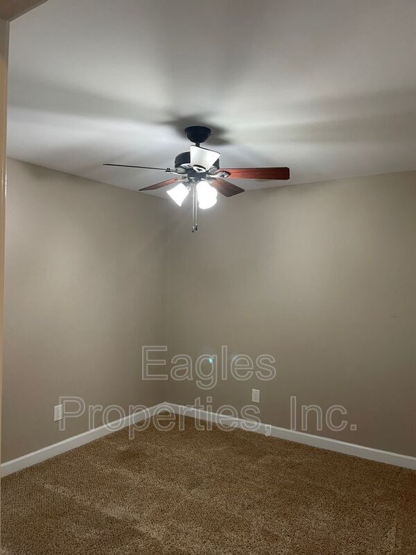 Building Photo - 103 Dartha Ct