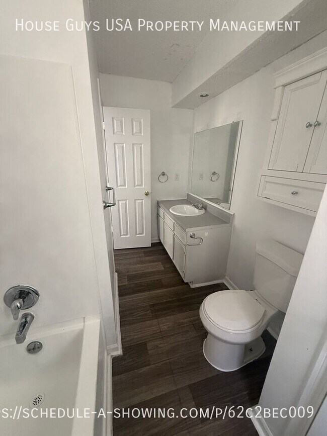 Building Photo - 9900 E 36th St S