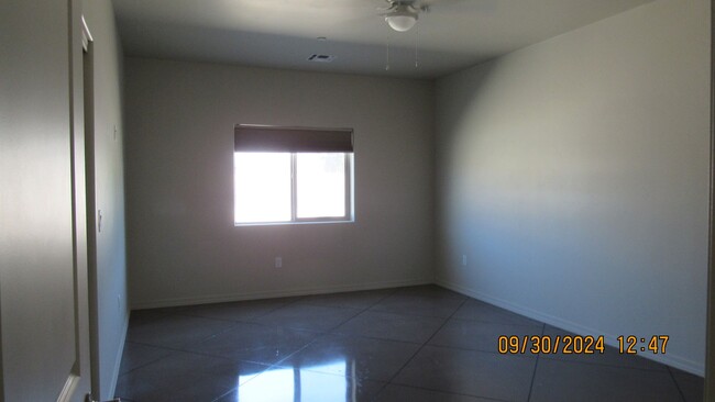 Building Photo - Brand New Duplex