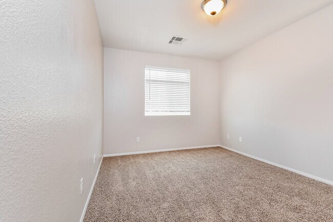 Building Photo - 9434 Havasu Canyon Ave