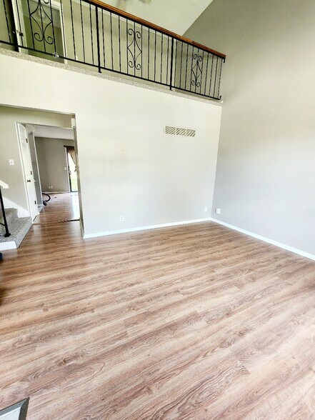 Living room - 9721 W 83rd Ter