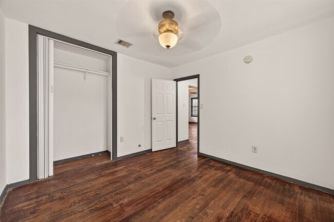 Building Photo - 1110 11th St