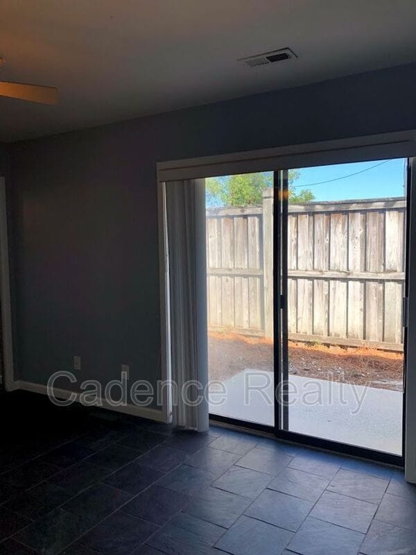 Building Photo - 306 Halyard Ct