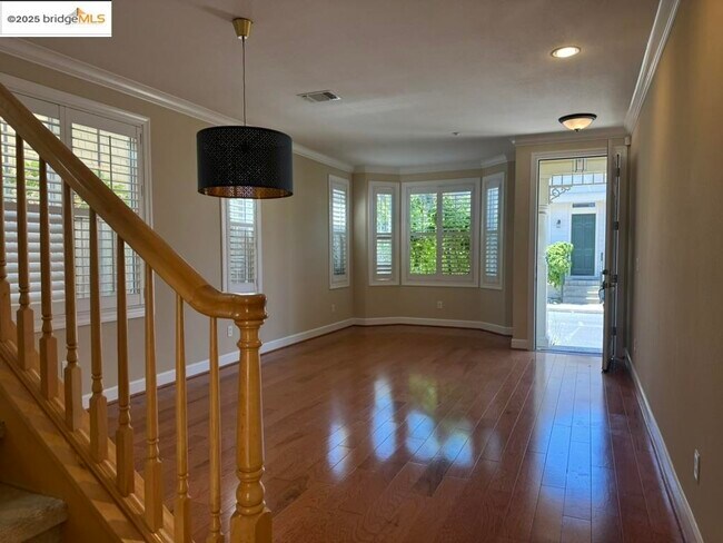 Building Photo - 203 Seaview Dr