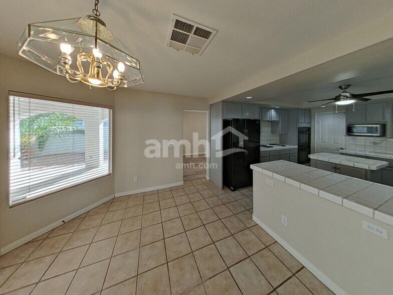 Building Photo - 2696 Pala Dura Dr