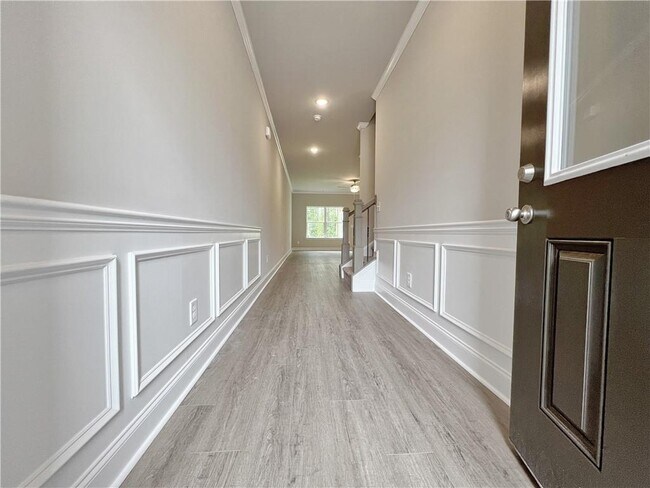 Building Photo - 1446 Fern Ridge Ln