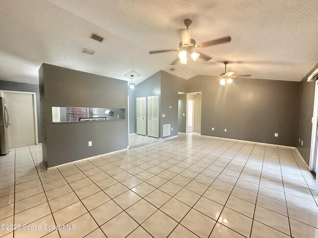 Building Photo - 5055 Canoni Pl