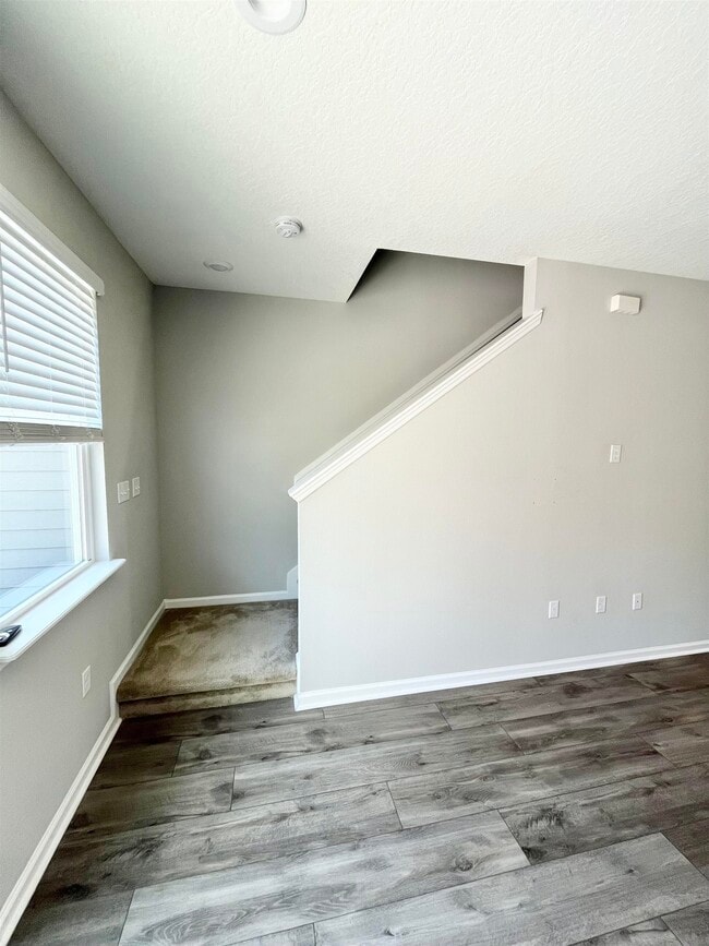 Building Photo - 150 Silver Fern Dr