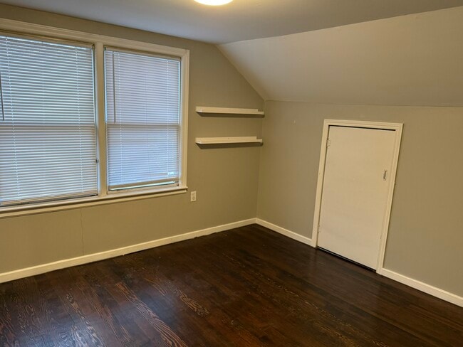 Building Photo - 2200 Ozark St