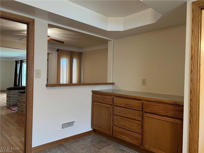 Building Photo - 7570 Hoertz Rd