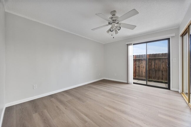 Building Photo - Beautiful 2-Bedroom Condo in Bakersfield, CA