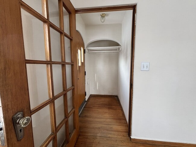 Building Photo - 2 Bedroom House for Rent