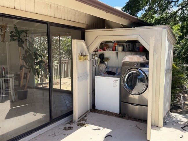 Building Photo - 3311 Mapu Dr