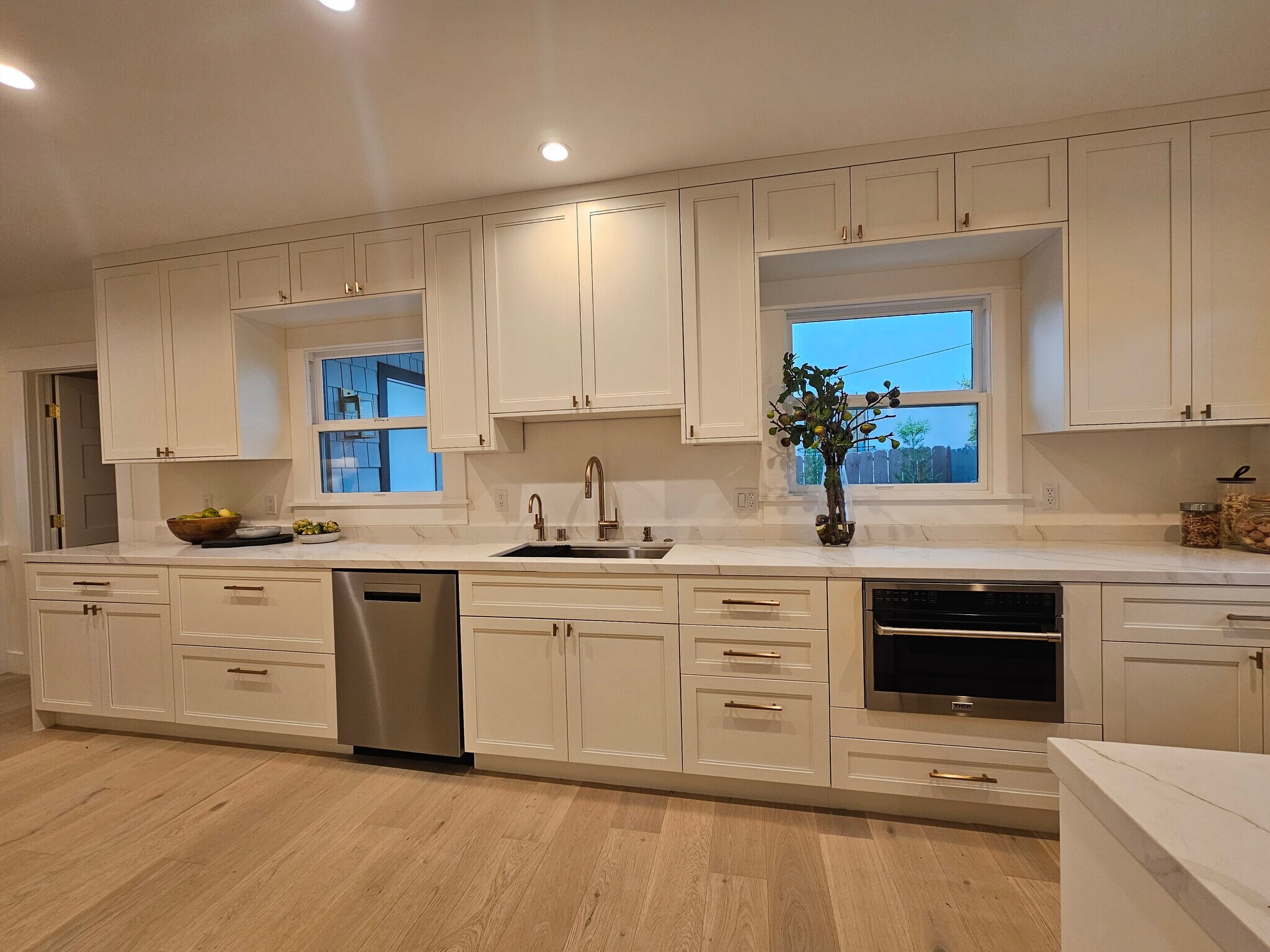 Building Photo - 957 Manzanita St