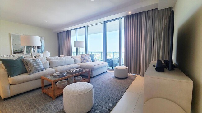 Building Photo - 3100 N Ocean Dr