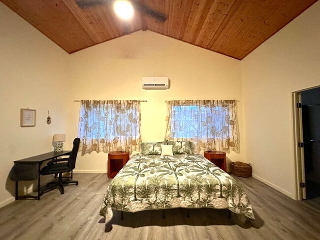 Building Photo - Available 5/1/26!  Fully Furnished 3bd/2ba home fro rent!