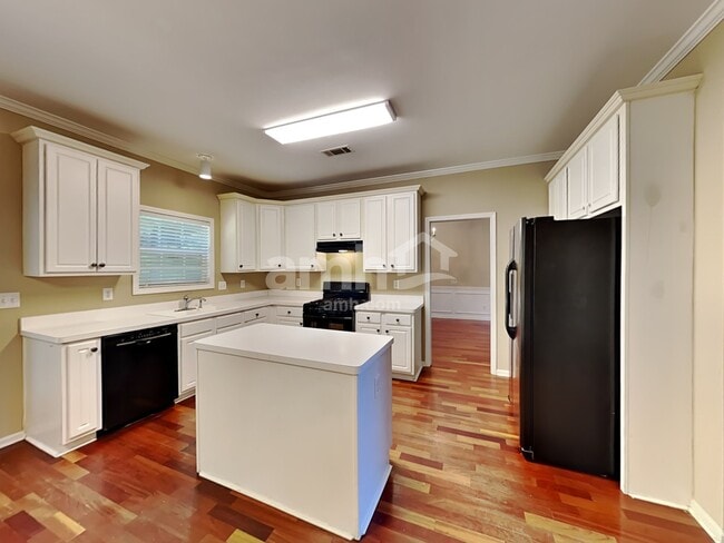 Building Photo - 1990 Turtle Creek Way