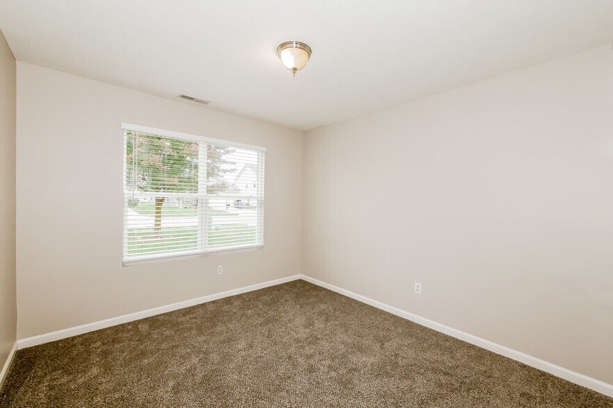 Building Photo - 5544 Wild Horse Dr