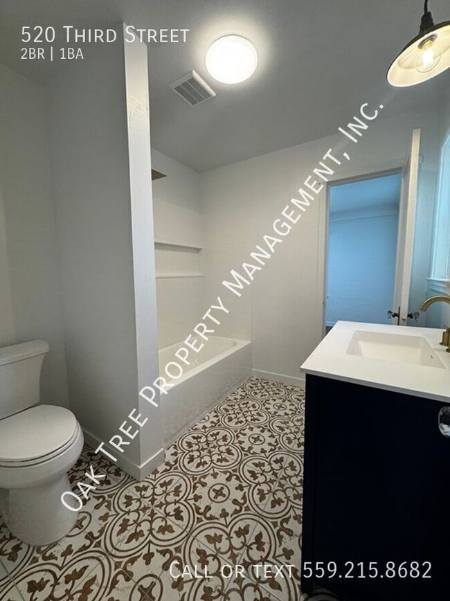 Building Photo - 520 Third Street-