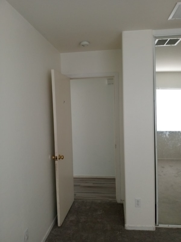 Building Photo - 1354 S 228th Dr