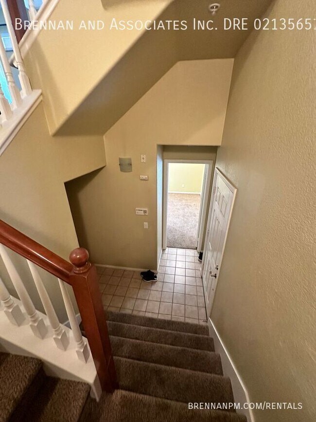 Building Photo - 2728 Farragut Rd