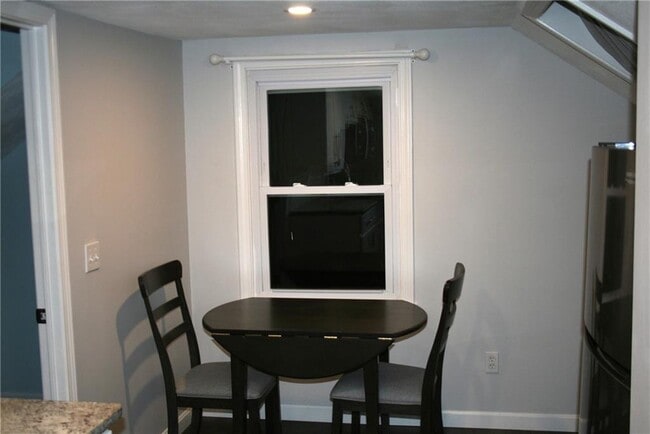 Building Photo - 840 Sanderson Rd