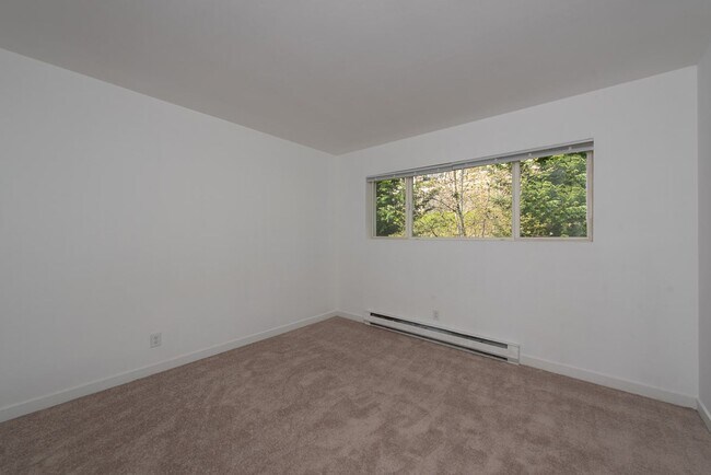 Building Photo - 8224 169th Ave NE