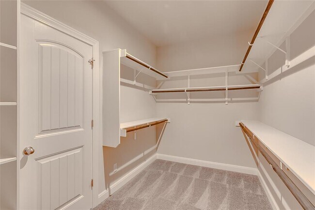 Building Photo - 5520 La Canada Wy