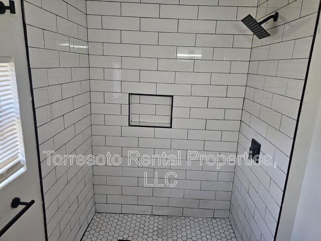 Building Photo - 333 S San Eduardo Ave