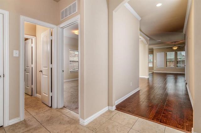 Building Photo - 4005 Lands End Dr