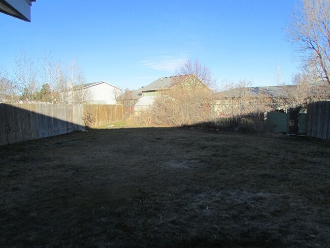 Building Photo - 510 S Circle Dr