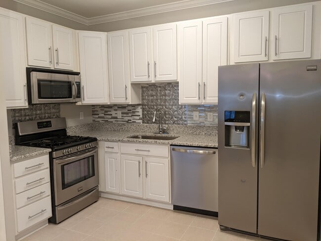 Building Photo - 11730 Mezzanine Dr