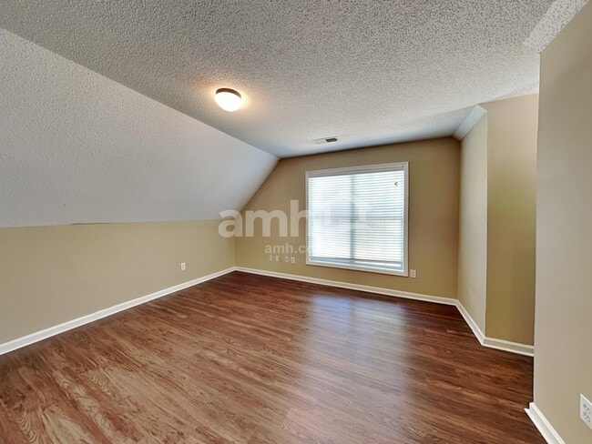 Building Photo - 620 Claredon Ct